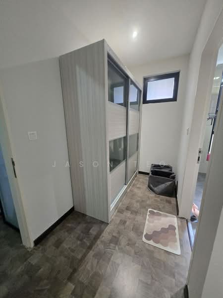 Townhouse for Sale in Seri Kembangan (Selangor) - Jason Teo - Corridor - PropertyGuru.com.my