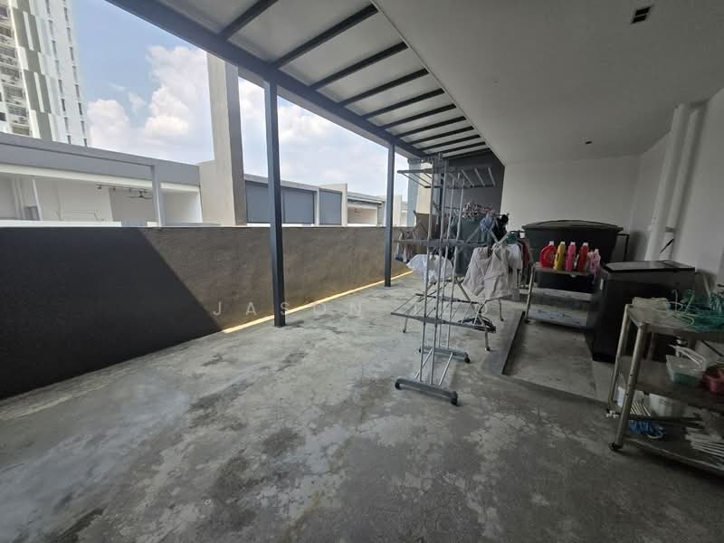 Townhouse for Sale in Seri Kembangan (Selangor) - Jason Teo - Balcony - PropertyGuru.com.my