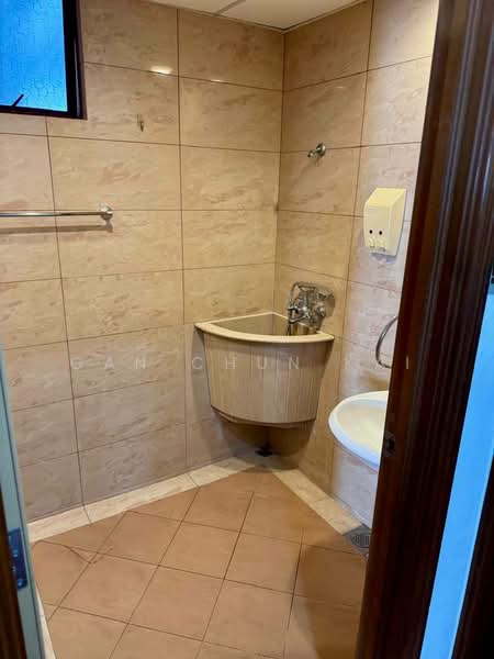 Kondominium untuk Disewa di Marina Bay Condominium - Gan Chun Kai - Bathroom - PropertyGuru.com.my