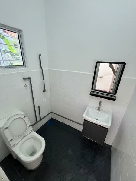 Rumah Teres 2 Tingkat untuk Dijual di Bandar Rinching (Semenyih) - Kent Chong - Bathroom - PropertyGuru.com.my