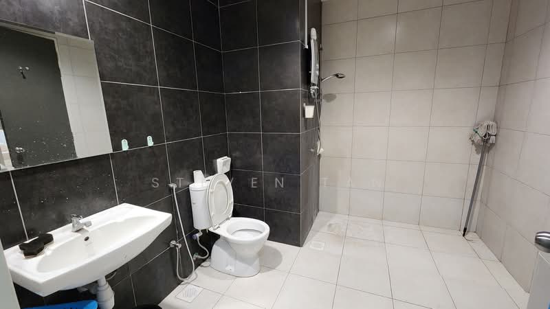 Servis Apartment untuk Disewa di D'Pulze Cyberjaya - Steven Tan - Bathroom - PropertyGuru.com.my