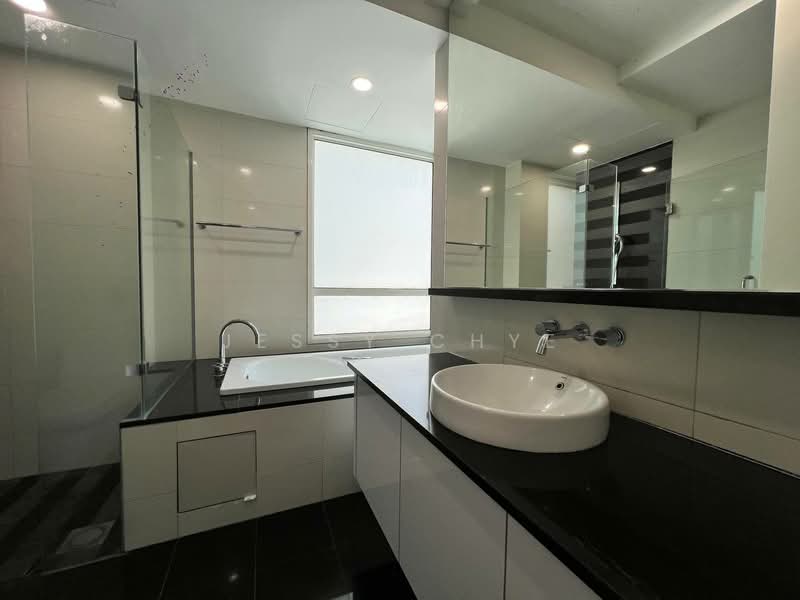 Kondominium untuk Disewa di Kiaraville - Jessy Chye - Bathroom - PropertyGuru.com.my