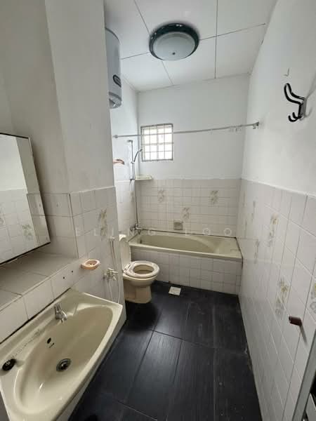 2-storey Terraced House for Sale in Taman Setiawangsa (Setiawangsa) - Eling Loo - Bathroom - PropertyGuru.com.my