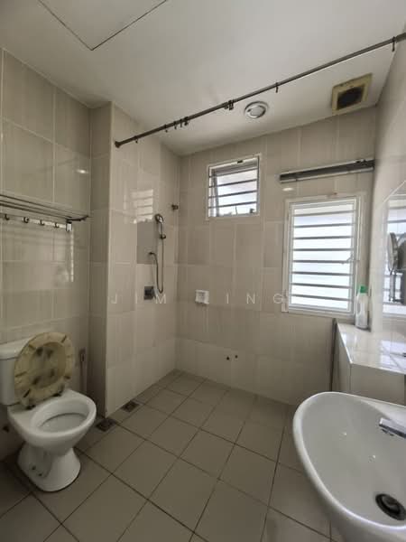 2-storey Terraced House for Sale in Kemuning Utama (Shah Alam) - Jim Ling - Bathroom - PropertyGuru.com.my