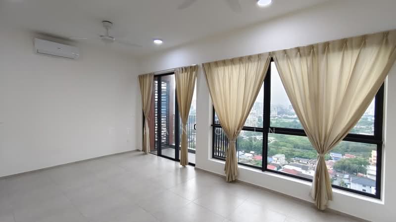 Kondominium untuk Disewa di EdgeWood Residences @ SkySanctuary - Ethan Chin - Living Room - PropertyGuru.com.my