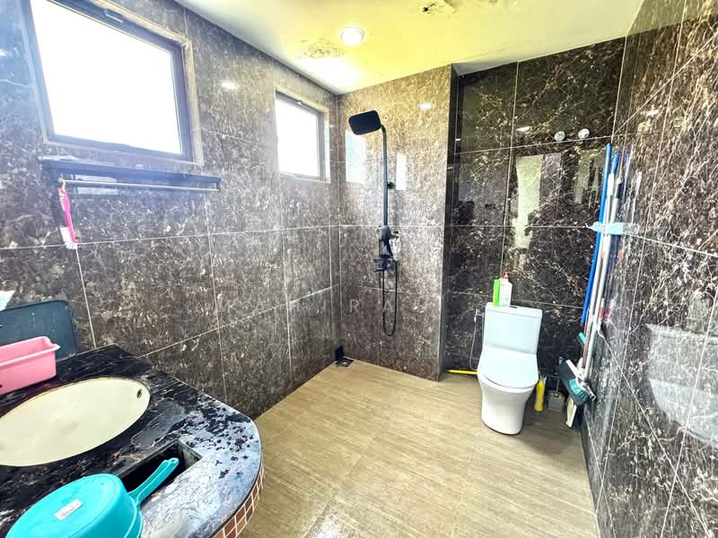 Rumah Teres 2 Tingkat untuk Dijual di Sepang (Selangor) - Mahirah . - Bathroom - PropertyGuru.com.my