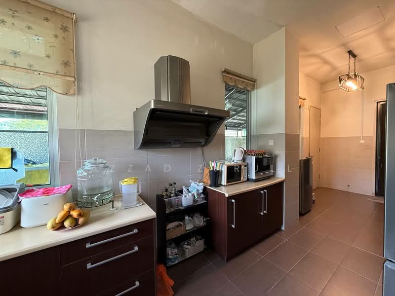 Bungalow for Sale in Taman TTDI Jaya (Shah Alam) - Azzad Zarull - Kitchen - PropertyGuru.com.my