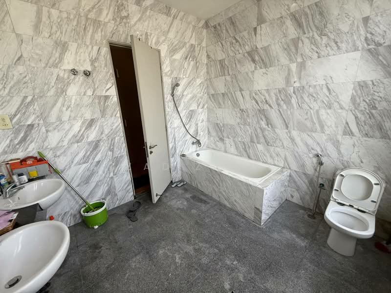 Bungalow for Sale in Taman TTDI Jaya (Shah Alam) - Azzad Zarull - Bathroom - PropertyGuru.com.my