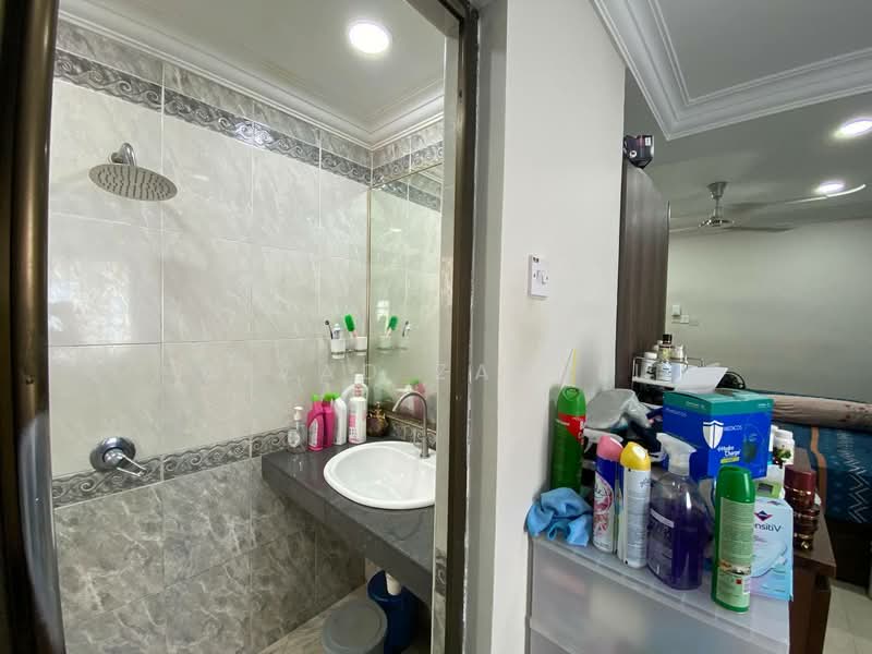 Rumah Teres 2 Tingkat untuk Dijual di Seksyen 5 Wangsa Maju (Wangsa Maju) - Azzad Zarull - Bathroom - PropertyGuru.com.my