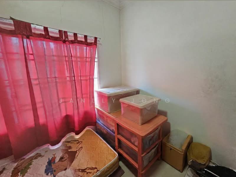2-storey Terraced House for Sale in Taman Seri Orkid (Skudai) - Janlly Jong - Bedroom - PropertyGuru.com.my