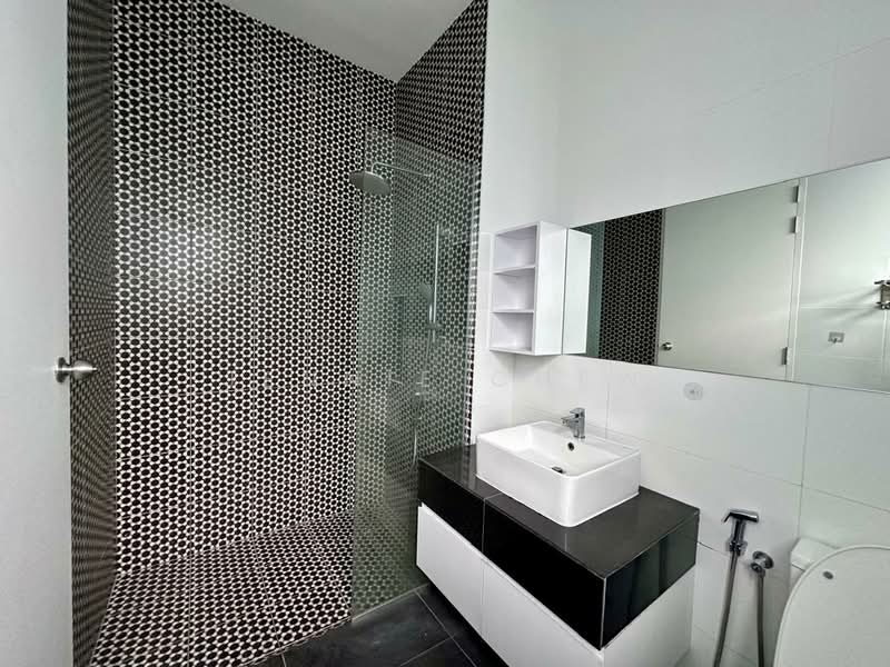 Semi-Detached House for Rent in Setia Alam (Selangor) - Jennie Chew - Bathroom - PropertyGuru.com.my