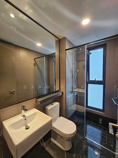 Servis Apartment untuk Disewa di Bloomsvale Menara Vista Petaling - Darwin Tan - Bathroom - PropertyGuru.com.my