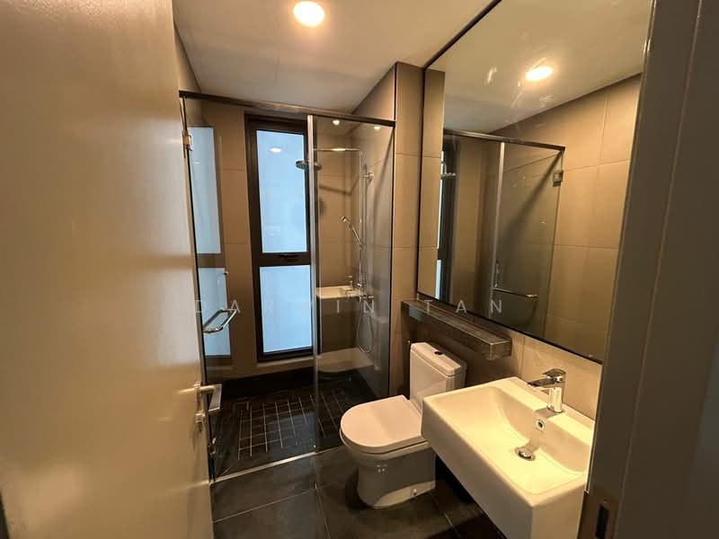 Servis Apartment untuk Disewa di Bloomsvale Menara Vista Petaling - Darwin Tan - Bathroom - PropertyGuru.com.my