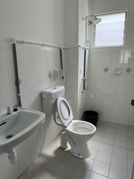 Apartment for Sale at Vista Seri Alam - Lee Chin Wong - Bathroom - PropertyGuru.com.my