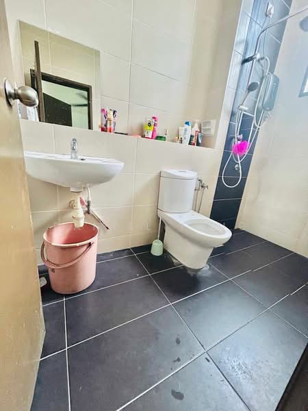Rumah Teres 2 Tingkat untuk Dijual di Bandar Seri Alam (Masai) - Daniel Yong - Bathroom - PropertyGuru.com.my