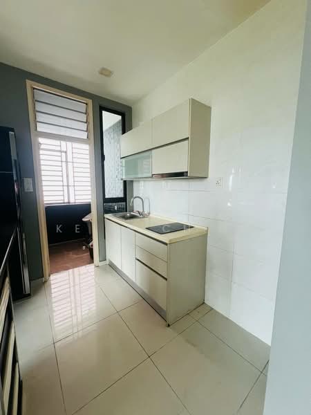 Servis Apartment untuk Dijual di D'Summit Residences - Keith Ching - Kitchen - PropertyGuru.com.my