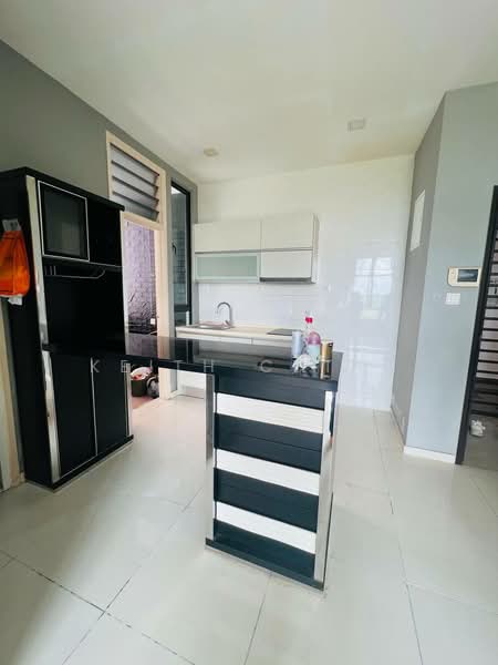 Servis Apartment untuk Dijual di D'Summit Residences - Keith Ching - Kitchen - PropertyGuru.com.my