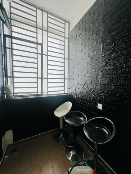 Servis Apartment untuk Dijual di D'Summit Residences - Keith Ching - Balcony - PropertyGuru.com.my