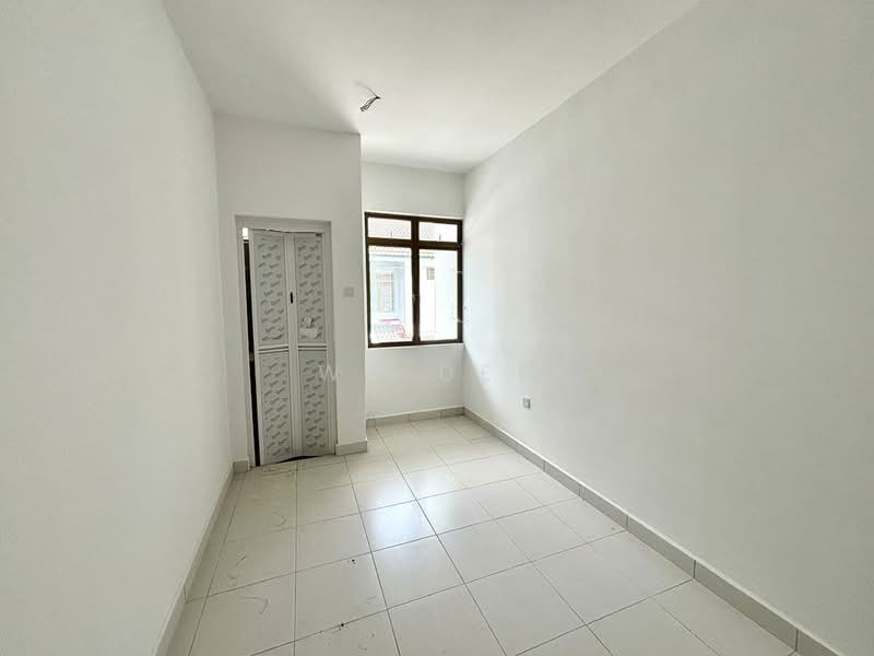 Rumah Teres 2 Tingkat untuk Dijual di Taman Mutiara Gading (Batu Pahat) - WK Dee - PropertyGuru.com.my