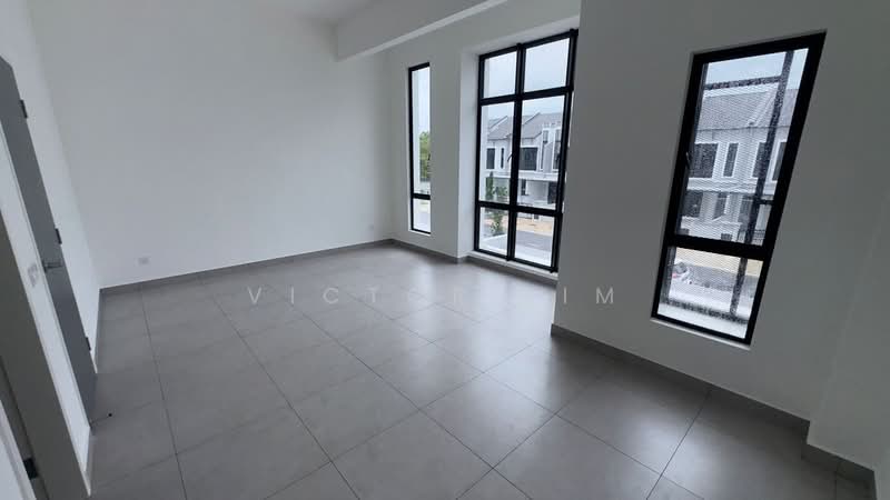 Rumah Teres 2 Tingkat untuk Dijual di Taman Mount Austin (Tebrau) - Victor Lim - PropertyGuru.com.my
