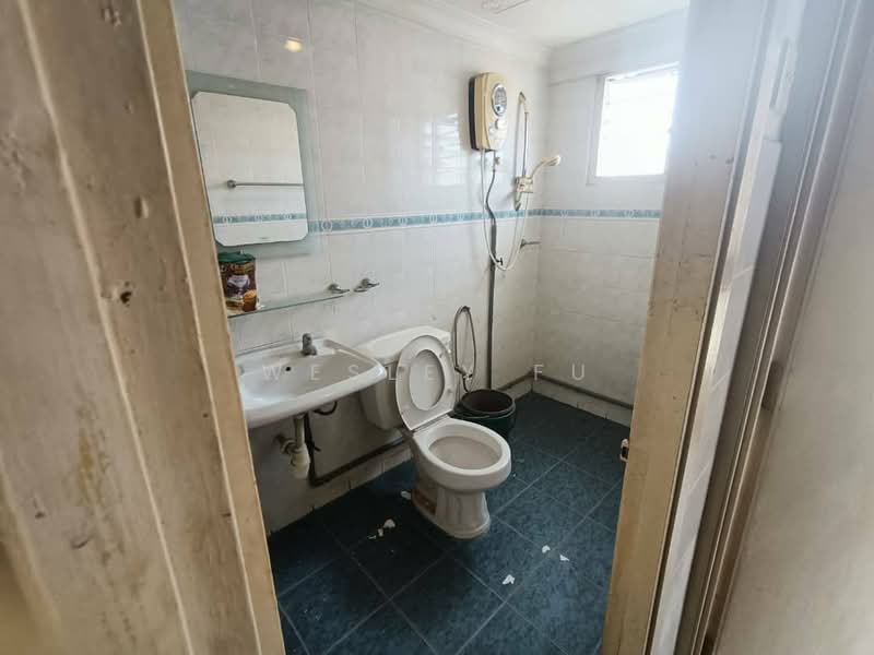 Condominium for Sale at Pelangi Indah Condominium - Wesley Fu - Bathroom - PropertyGuru.com.my