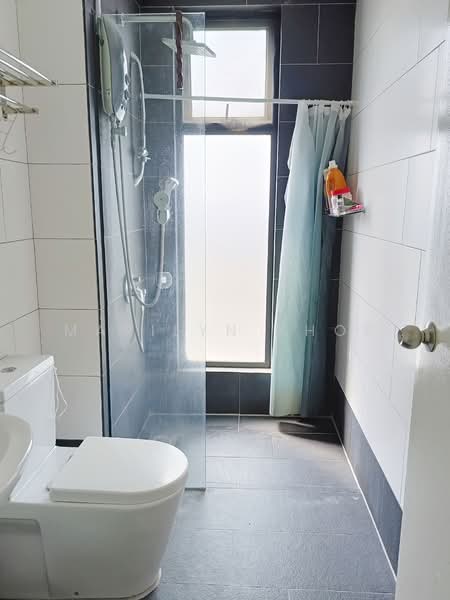 Servis Apartment untuk Disewa di Univ 360 Place - Marilyn Khor - Bathroom - PropertyGuru.com.my