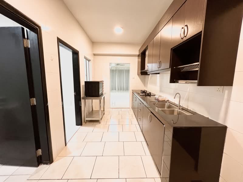 Condominium for Rent at Armanee Terrace - Aqillah Razali - Kitchen - PropertyGuru.com.my