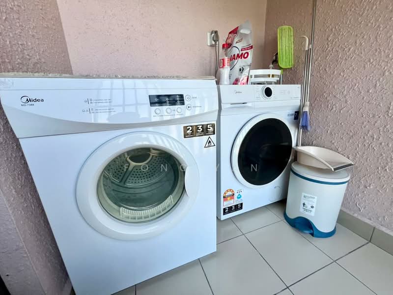 Service Residence for Rent at Imperial / Cornell Suites @ EduSentral - Fong Yan - Balcony - PropertyGuru.com.my
