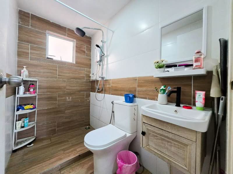 Servis Apartment untuk Dijual di Connaught Avenue - M.J Zairin - Bathroom - PropertyGuru.com.my