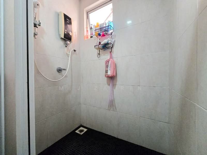 Servis Apartment untuk Dijual di Connaught Avenue - M.J Zairin - Bathroom - PropertyGuru.com.my