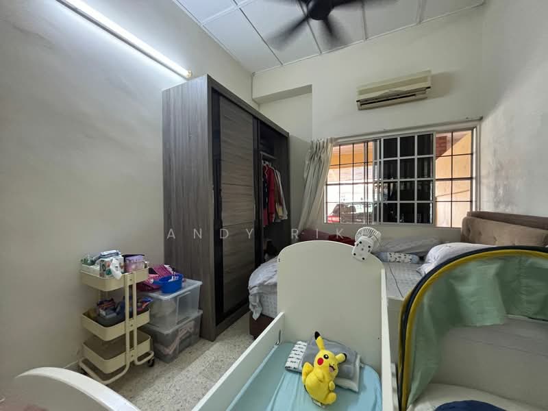 1.5-storey Terraced House for Sale in Taman Tun Dr Ismail (Kuala Lumpur) - Andy Riki - Bedroom - PropertyGuru.com.my