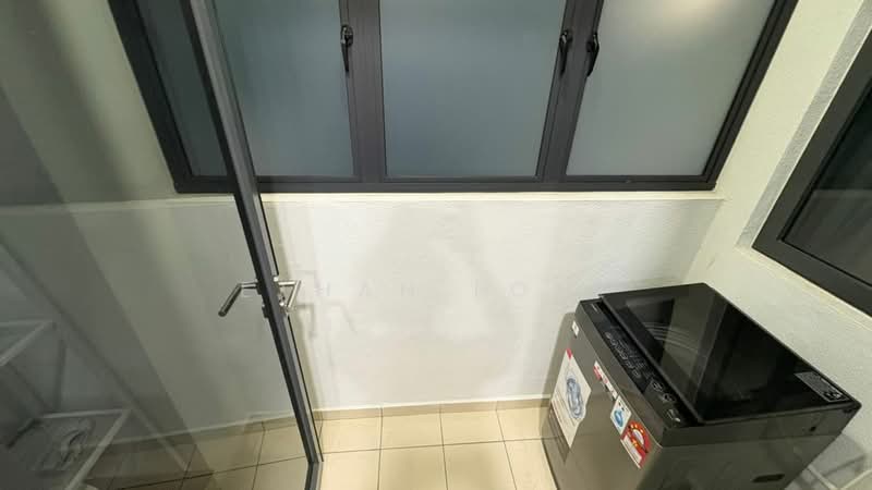 Servis Apartment untuk Disewa di United Point (Residensi Berpadu) - Ethan Loke - Balcony - PropertyGuru.com.my