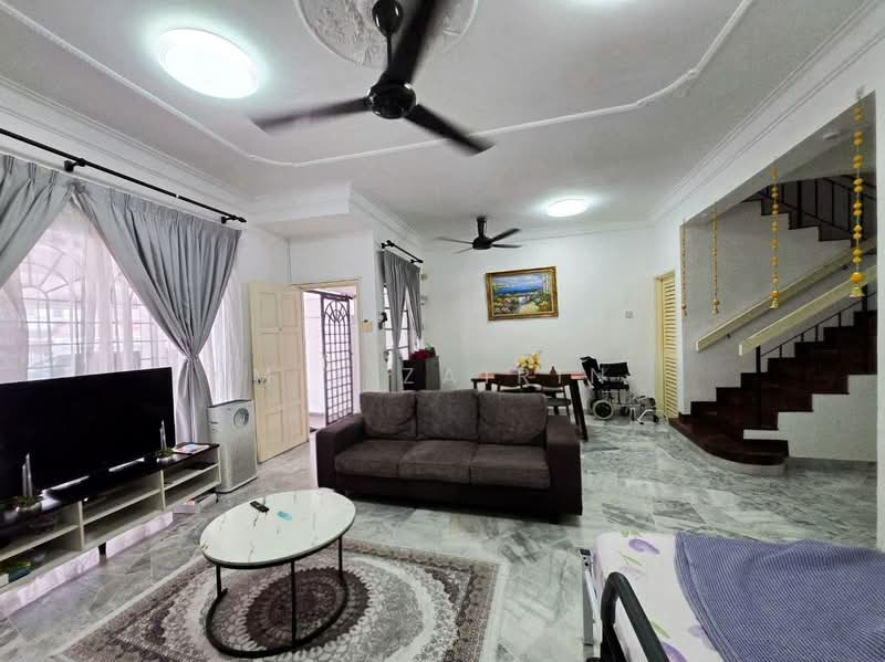 Rumah Teres 2 Tingkat untuk Dijual di Bandar Kinrara (Selangor) - M.J Zairin - Living Room - PropertyGuru.com.my
