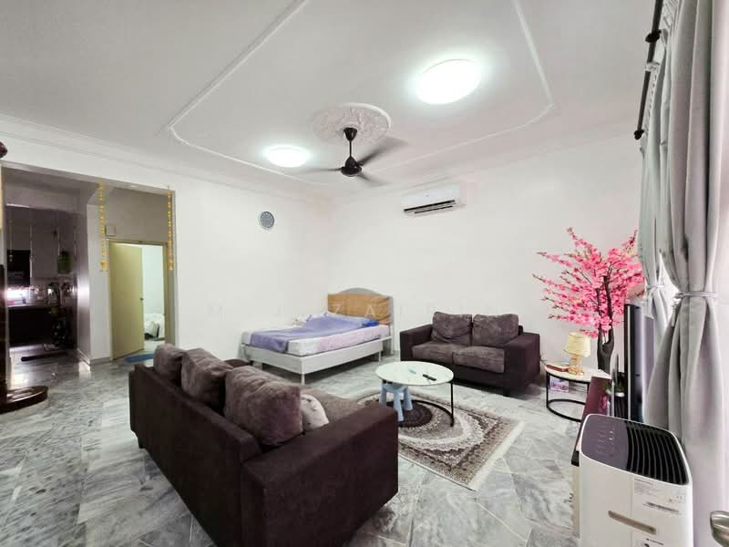Rumah Teres 2 Tingkat untuk Dijual di Bandar Kinrara (Selangor) - M.J Zairin - Living Room - PropertyGuru.com.my