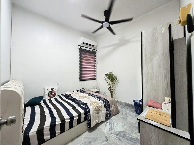 Rumah Teres 2 Tingkat untuk Dijual di Bandar Kinrara (Selangor) - M.J Zairin - Bedroom - PropertyGuru.com.my