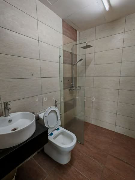 Servis Apartment untuk Disewa di Molek Regency - June Teo - Bathroom - PropertyGuru.com.my