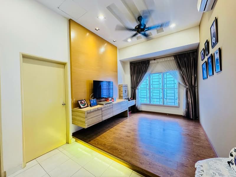 Bungalow for Sale in Bandar Nusa Rhu (Shah Alam) - Yasmin Sulaiman - Living Room - PropertyGuru.com.my