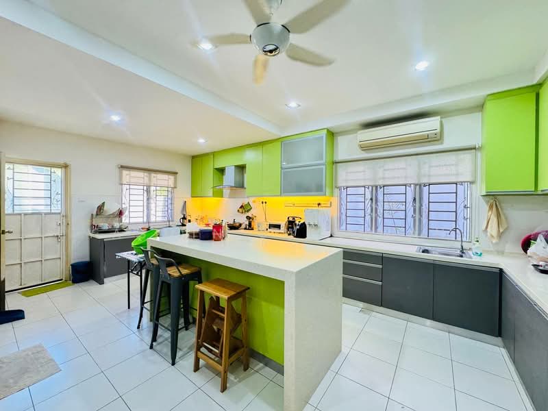 Bungalow for Sale in Bandar Nusa Rhu (Shah Alam) - Yasmin Sulaiman - Kitchen - PropertyGuru.com.my