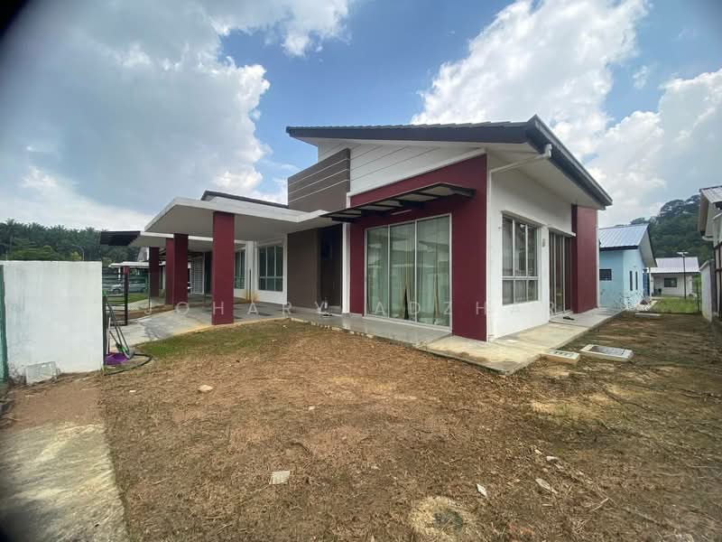 Semi-Detached House for Sale in Shah Alam (Selangor) - Johary Adzhar - Exterior - PropertyGuru.com.my