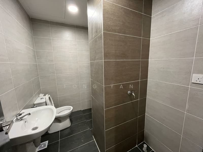Servis Apartment untuk Disewa di EDUSENTRAL - Fong Yan - Bathroom - PropertyGuru.com.my