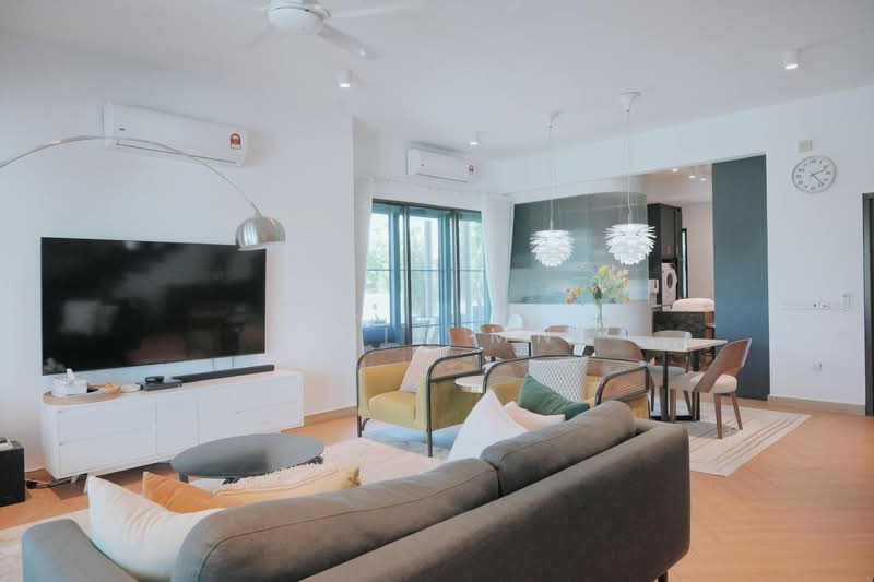 Rumah Teres 2 Tingkat untuk Dijual di Bukit Raja (Selangor) - Muin Mn - Living Room - PropertyGuru.com.my