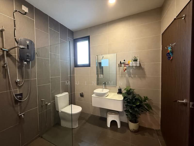 Rumah Teres 2 Tingkat untuk Dijual di Bukit Raja (Selangor) - Muin Mn - Bathroom - PropertyGuru.com.my