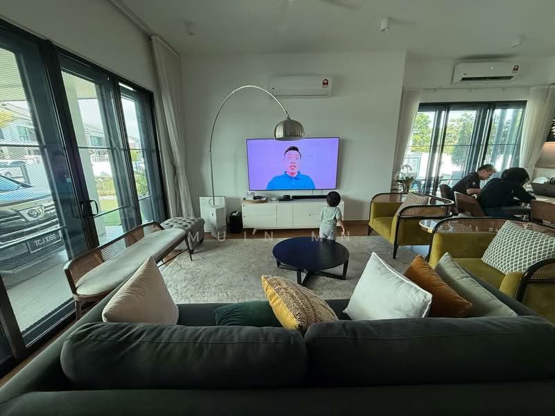 Rumah Teres 2 Tingkat untuk Dijual di Bukit Raja (Selangor) - Muin Mn - Living Room - PropertyGuru.com.my