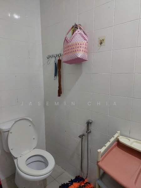 Semi-Detached House for Sale in Jalan Ipoh (Kuala Lumpur) - Jasemin Chia - Bathroom - PropertyGuru.com.my