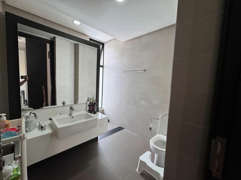 Rumah Teres untuk Disewa di Medini (Iskandar Puteri (Nusajaya)) - Aden Tan - Bathroom - PropertyGuru.com.my