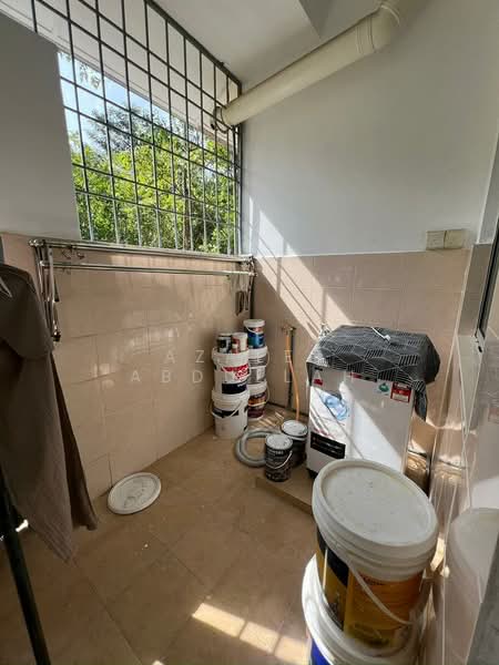 Semi-Detached House for Sale in Kuantan (Pahang) - Azalee Abdullah - Balcony - PropertyGuru.com.my