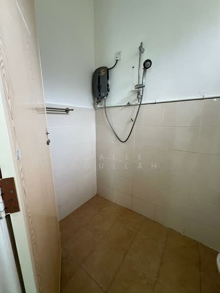 Semi-Detached House for Sale in Kuantan (Pahang) - Azalee Abdullah - Bathroom - PropertyGuru.com.my