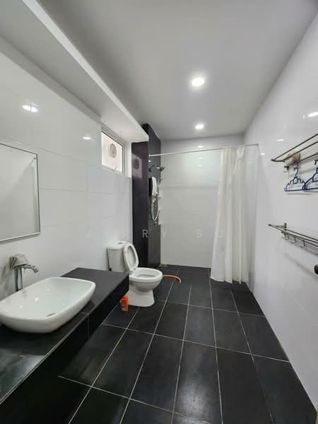 Kondominium untuk Dijual di The Clovers - Jerry So - Bathroom - PropertyGuru.com.my