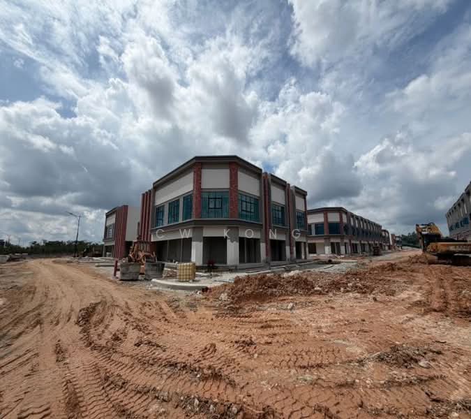 Shop for Rent in Bandar Gamuda Gardens (Rawang) - CW Kong - Exterior - PropertyGuru.com.my