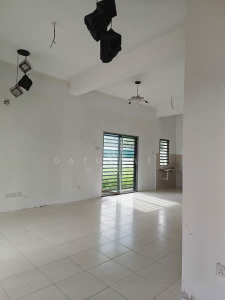 Rumah Berkembar untuk Disewa di Medan Klebang Harmoni (Chemor) - Datuk Lee Heng - Living Room - PropertyGuru.com.my